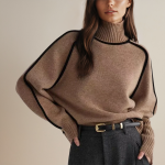 Maglione donna a righe stile morbido, collo a V e maniche lunghe